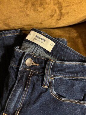 Hollister High Rise Flare Jeans Size 28 Short